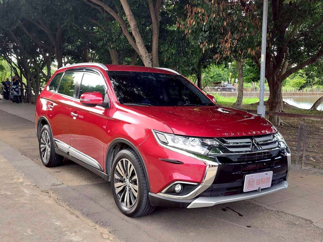 MITSUBISHI OUTLANDER 圖 3