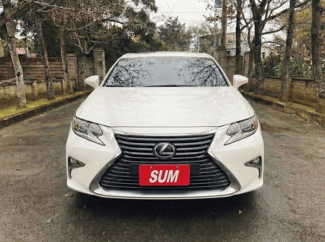 LEXUS ES200 圖 2