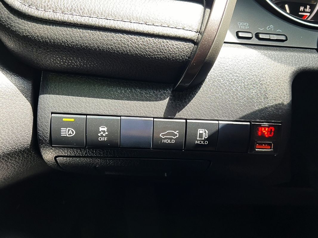 TOYOTA CAMRY HYBRID 圖 10