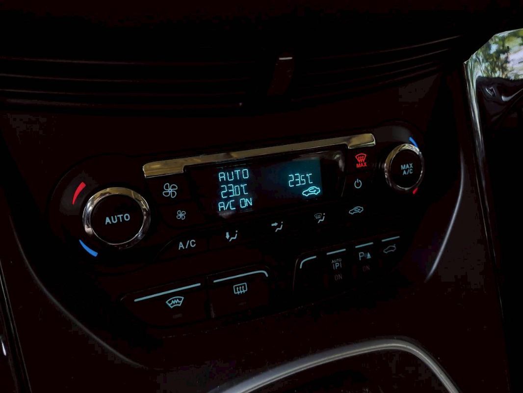 FORD KUGA 圖 13