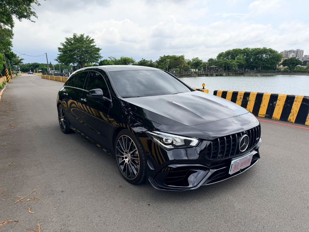 BENZ CLA35 AMG 圖 3