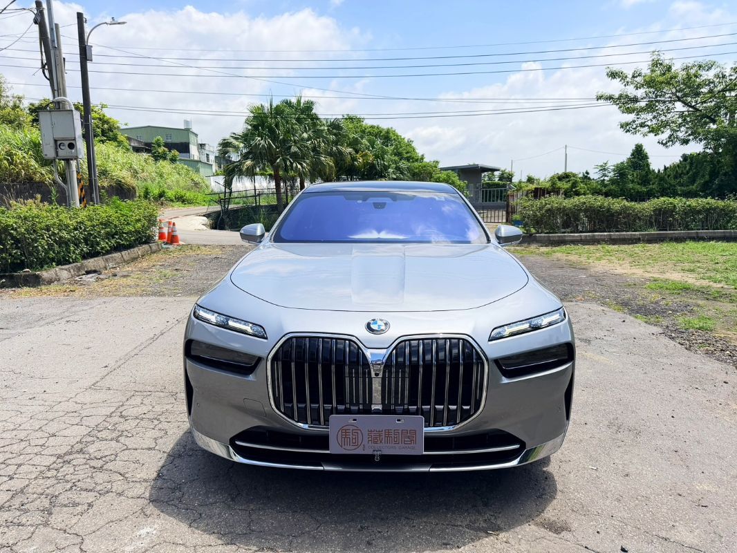 BMW 735I 圖 2