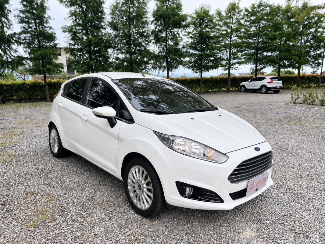 FORD FIESTA 圖 3